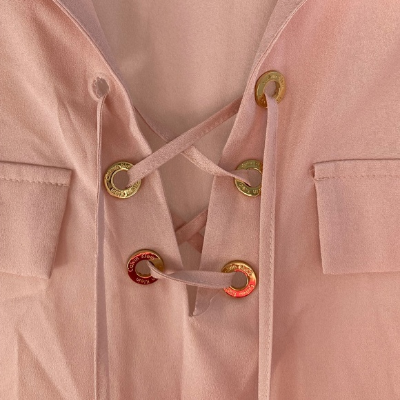 Calvin Klein Women's - Blush - Blouse w/ Gold Accents - Size: Large - Picture 6 of 10